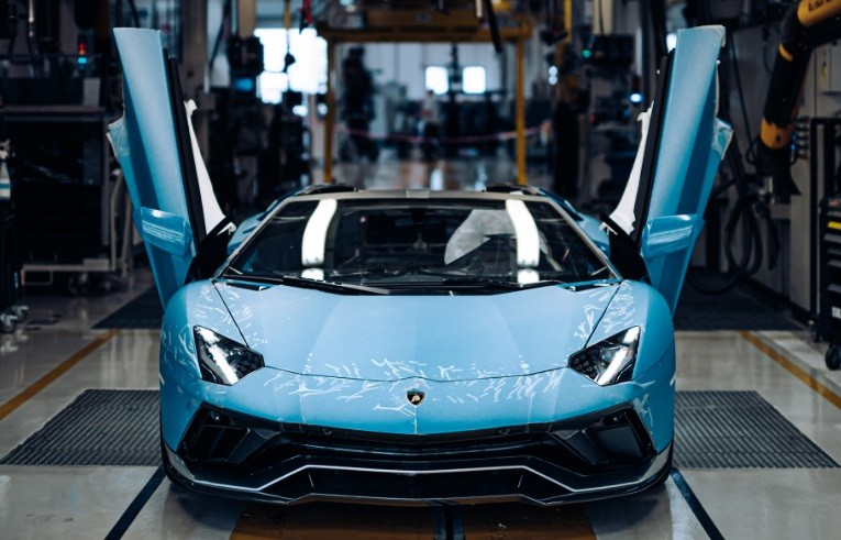 Lamborghini Aventador Disuntik Mati, Ini Model Terakhir