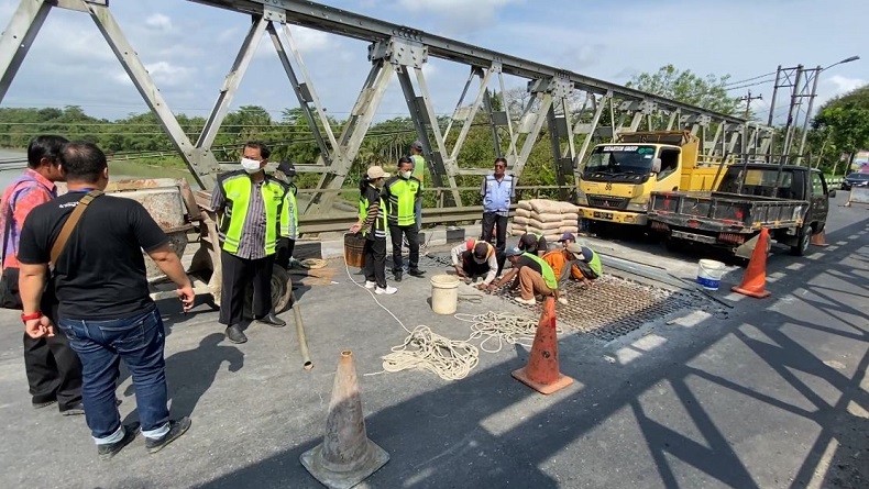 Jembatan Penghubung Banjarnegara-Purbalingga di Klampok Amblas, Arus Kendaraan Roda 4 Dialihkan 