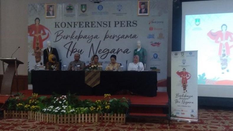 Iriana Jokowi Dijadwalkan Hadiri Parade Kebaya di Solo saat Hari Batik Nasional