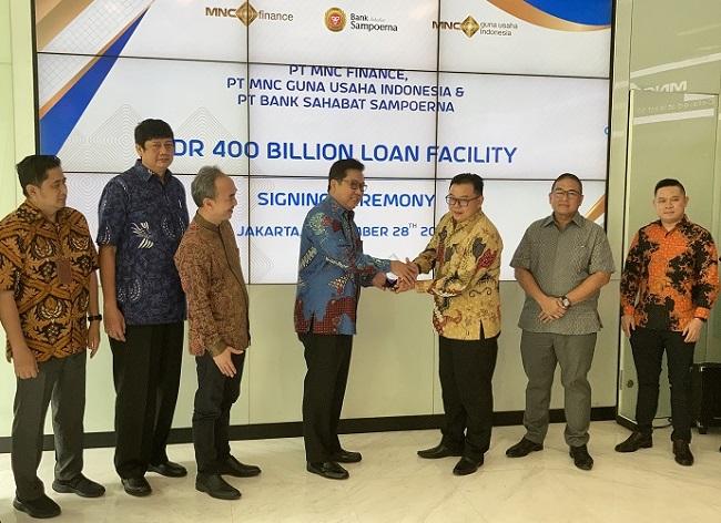 MNC Finance dan Bank Sahabat Sampoerna Tanda Tangan MoU Fasilitas Pinjaman Rp200 Miliar 