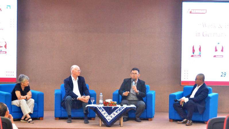 Mahasiswa FIB Udinus Dikenalkan Sistem Pendidikan dan Peluang Magang Kerja di Jerman