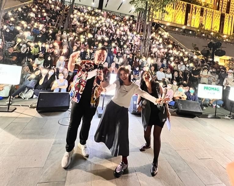 Syahdu! Shakira Jasmine Tampilkan Live Performance di V-Kustik Sarinah, Nikmati Malam Sabtu dengan Penonton