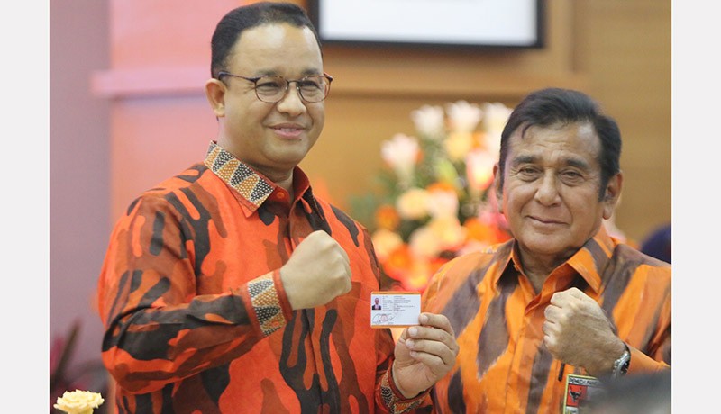 Anies Jadi Anggota Pemuda Pancasila, Ini Penampakannya Pakai Kemeja Loreng Oranye