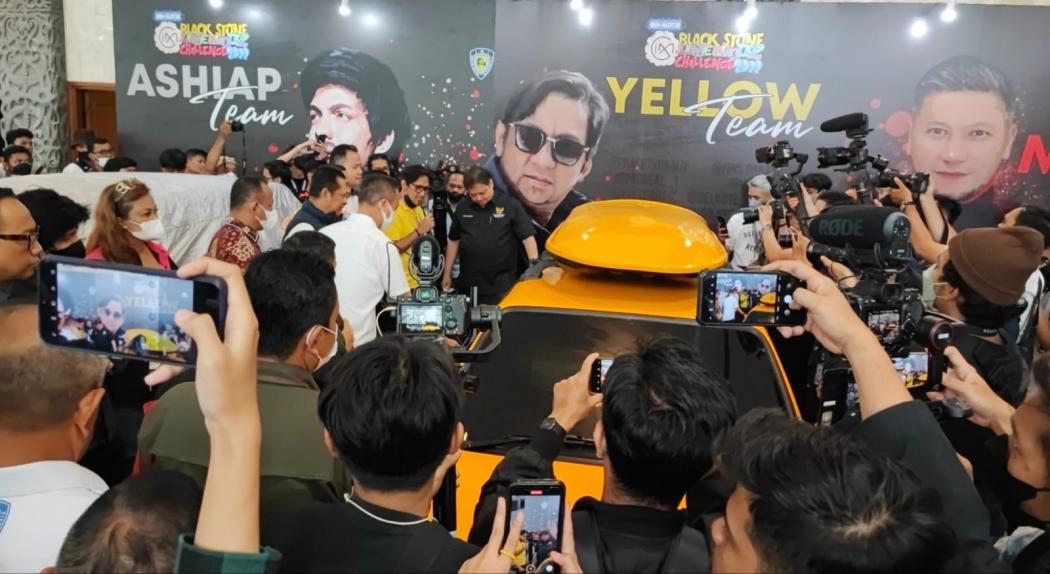 Pameran Modifikasi IMX 2022 Dibuka Menko Airlangga, Mobil Perang Bintang Jadi Perhatian Pengunjung