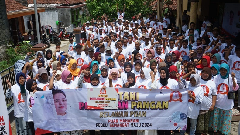 Relawan Puan Bagikan Pupuk dan Gelar Mancing Seru di Cilacap