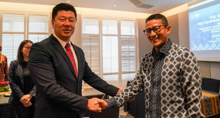 Ke Negeri Singa, Sandiaga Uno Ajak Investor dan Menkes Singapura Investasi di Sektor Pariwisata