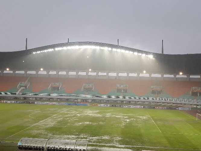 Stadion Pakansari Tergenang, Palestina Vs UEA di Kualifikasi Piala Asia U-17 Dihentikan Sementara