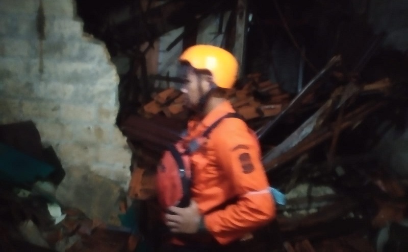 Hujan Deras Sebabkan 1 Rumah di Bekasi Roboh, 4 Orang Mengungsi