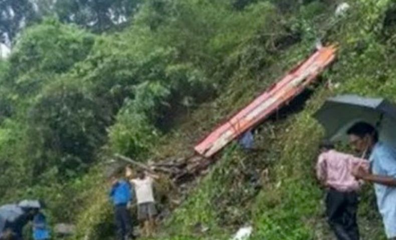 Bus Rombongan Tamu Pernikahan Masuk Jurang, 25 Orang Tewas