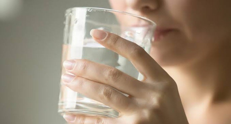 Minum Air Mineral Berdampak pada Kesehatan? Dokter Ungkap Faktanya