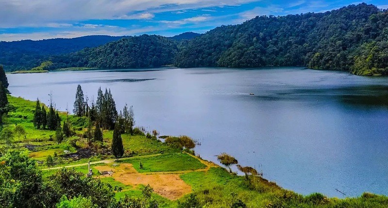 Mengenal Keindahan Danau Lau Kawar di Kaki Gunung Sinabung hingga Misteri Tangisan Ibu