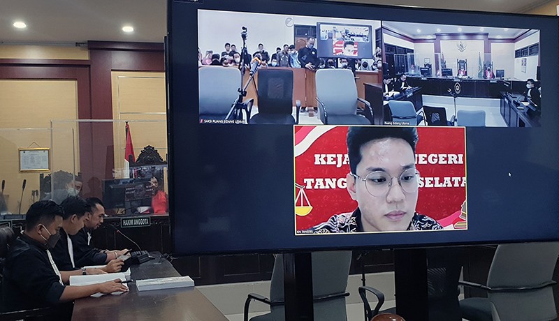 Indra Kenz Divonis 10 Tahun Penjara dan Denda Rp5 Miliar, Korban Binomo Pertanyakan Keputusan Hakim