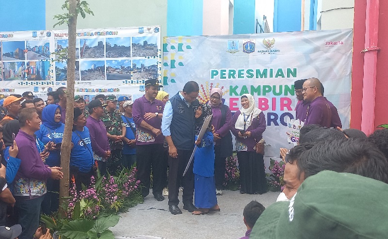 Anies Kunjungi Kampung Gembira Gembrong Jatinegara, Teriakan Presiden Menggema