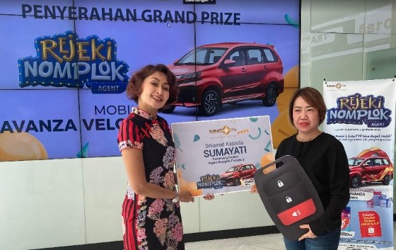MNC Life Serahkan Hadiah Utama Mobil Undian Rezeki Nomplok ke Agen Pemasar
