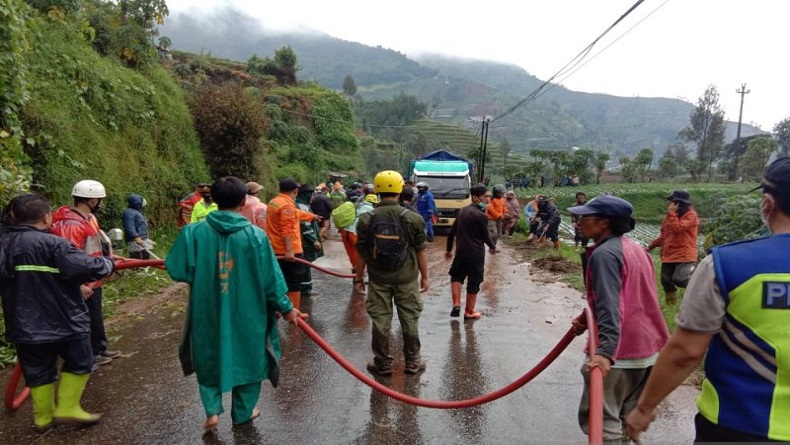 Hujan Deras Semalaman, Wonosobo dan Purworejo Diterjang Longsor