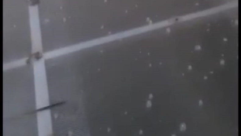 Hujan Es Landa Kota Depok