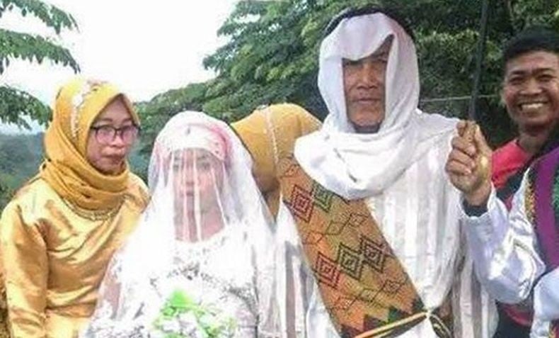 Heboh, Saling Cinta Pria 78 Tahun Menikah dengan Remaja 18 Tahun