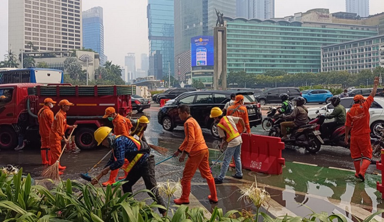 Muncul Genangan Air di Bundaran HI, Diduga akibat Kebocoran Pipa Proyek Halte Transjakarta