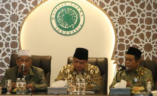 Dikunjungi Airlangga, Waketum MUI Ajak Semua Elemen Sebarkan Politik Ramah