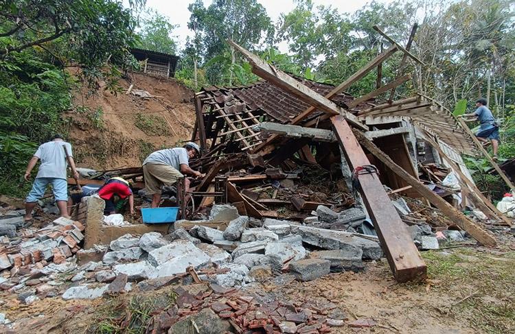 Kulonprogo Rawan Longsor, Banyak Rekahan Tanah di Perbukitan Menoreh