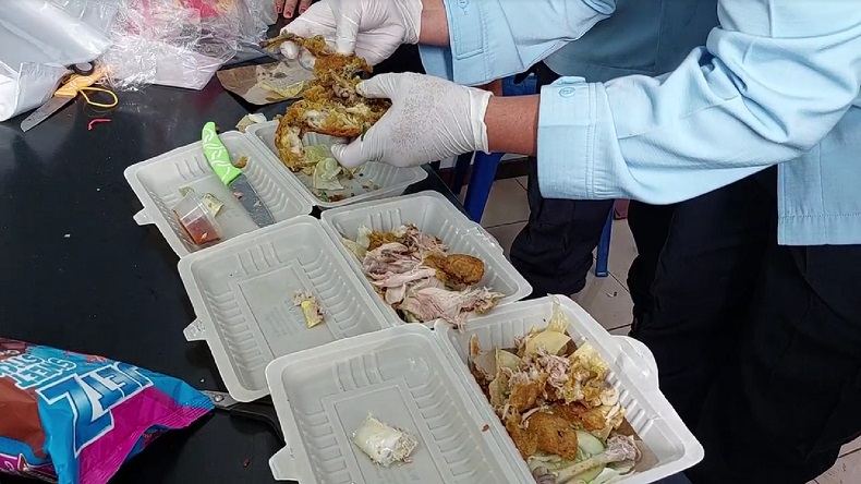 Selundupkan Sabu di Dalam Ayam Geprek untuk Pacar, Mahasiswi Dibekuk Petugas Lapas Madiun