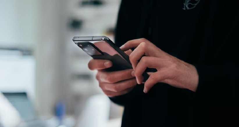 Cara Tepat agar HP Kembali Berfungsi saat Kemasukan Air