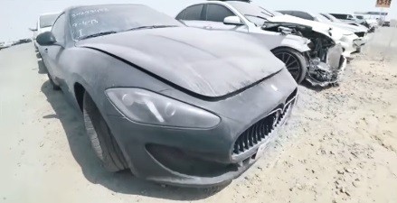 Bikin Bengong, Ini Alasan Banyak Mobil Mewah Dibuang di Dubai