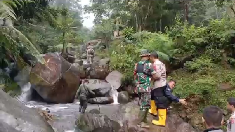 Identitas 4 Wisatawan yang Terseret Arus Sungai di Puncak Bogor, 3 Ditemukan Tewas