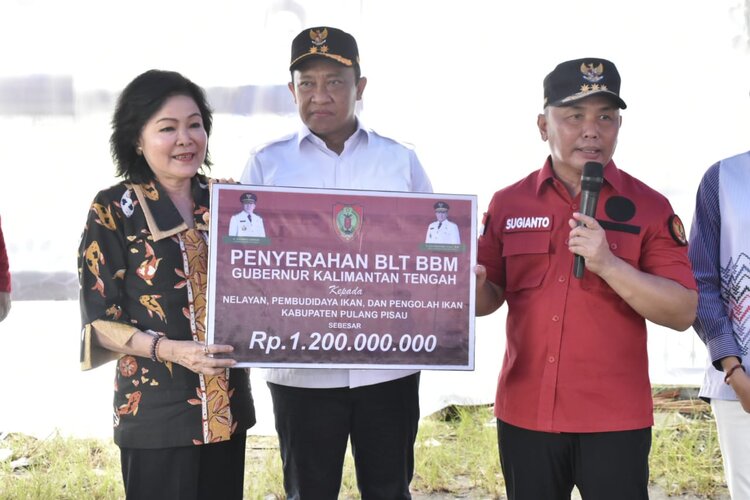 Tekan Inflasi, Gubernur Kalteng Bagikan 3.000 Paket Sembako Gratis di Pulang Pisau