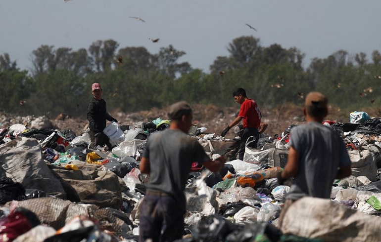Inflasi Nyaris 100 Persen, Masyarakat Argentina Cari Barang Bekas hingga Barter untuk Bertahan Hidup
