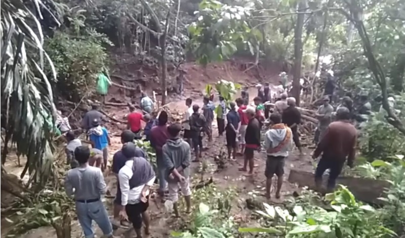 3 Orang Tertimbun Longsor di Jeneponto, Korban Belum Ditemukan