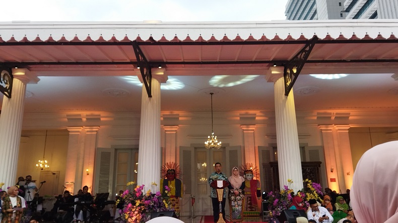 Penuh Haru, Riza Patria Pamit Ngantor Terakhir Sebagai Wagub DKI