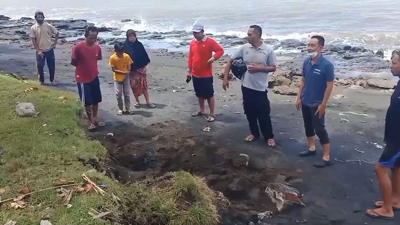 Geger Temuan Kerangka Manusia Terkubur Pasir Pantai Bali, Awalnya Muncul Tengkorak 