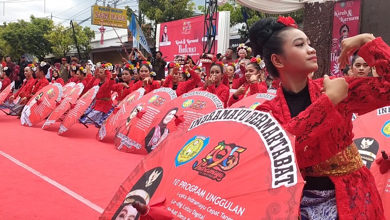 Kirab Budaya Lokal dan Nusantara Semarakkan Perayaan Hari Jadi Indramayu 