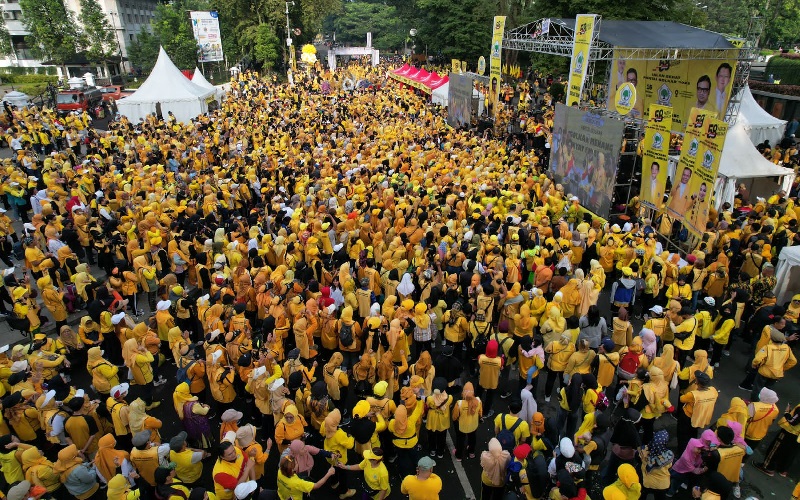 Jabar Menguning, 138.000 Warga Meriahkan Jalan Sehat HUT ke-58 Partai Golkar