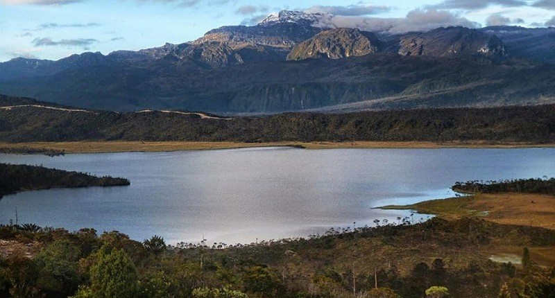 Inikah 5 Danau di Atas Gunung yang Paling Indah di Indonesia? Nomor 4 Miliki Air Tiga Warna