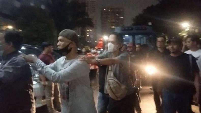 2 Kelompok Warga di Mampang Bentrok saat Mediasi Rebutan Lahan, 40 Orang Ditangkap
