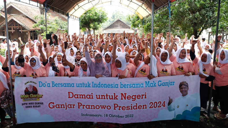 Ratusan Emak-Emak di Indramayu Doakan Ganjar Presiden 2024