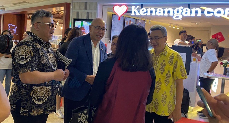 Sandiaga Uno Resmikan Pembukaan Gerai Kopi Kenangan Internasional Pertama dan Cabang Restoran Sari Ratu di Malaysia