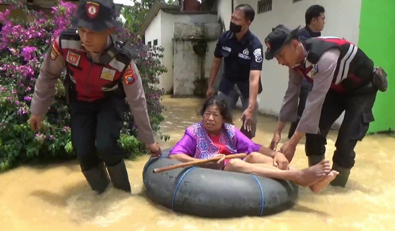 7 Desa di Tulungagung Terendam Banjir, Anak-anak hingga Lansia Diungsikan 