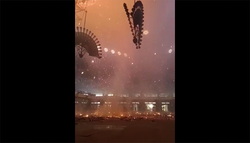 Kebakaran Masjid Islamic Center Padam usai 1,5 Jam Berkobar, Hujan Percepat Pemadaman