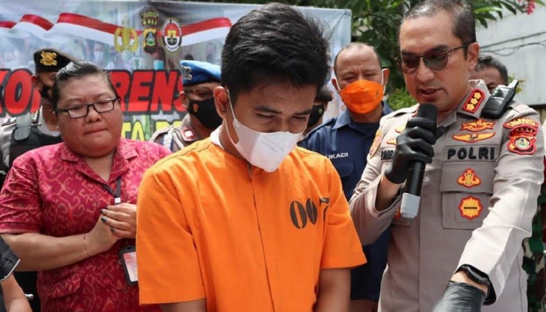 Pemuda di Bali Bakar Mobil dan 4 Motor Gegara Pacarnya Dibuat Teler lalu Ditiduri