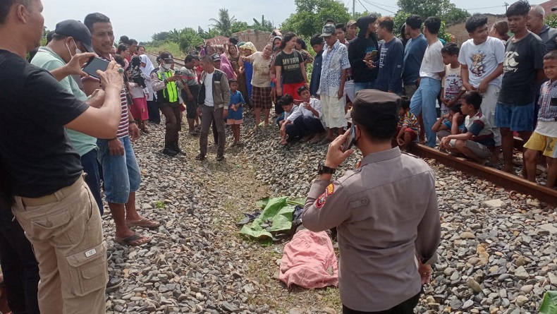 Berdiri Linglung di Atas Rel, Warga Deliserdang Ditabrak Kereta Bandara