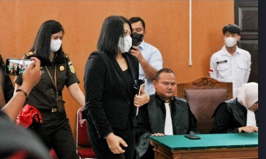 Sebut Brigadir J Hendak Membopongnya 2 Kali saat Sakit, Putri Candrawathi: Jangan Dek