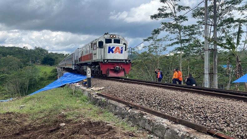 KAI Sebut 4 Jalur Kereta Api Terdampak Longsor di Malang Sudah Bisa Dilalui
