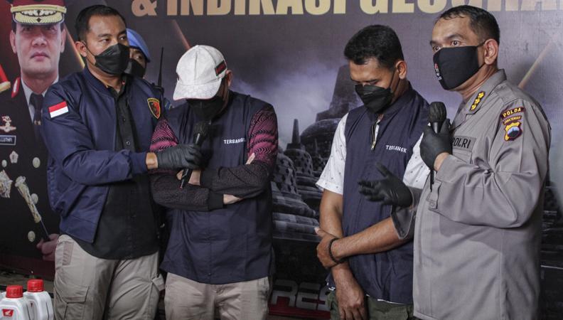 Polisi Gerebek Pabrik Oli Palsu Beromzet Puluhan Miliar Rupiah, Pelaku Ternyata Belajar dari YouTube