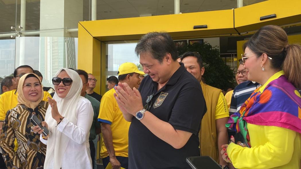 Airlangga Bagikan 37 Mobil Listrik ke Ketua DPD Golkar Seluruh Indonesia