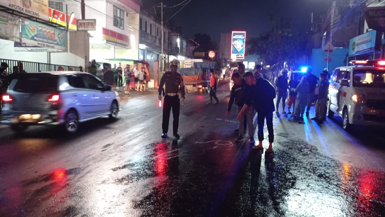 Jatuh setelah Tabrak Pejalan Kaki, Pengendara Motor Tewas Terlindas Truk di Ottista Sukabumi