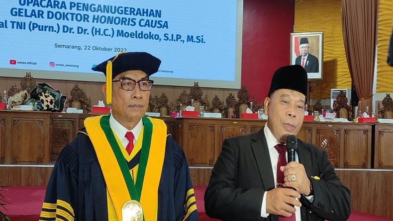 Moeldoko Terima Gelar Doktor Kehormatan dari Unnes Semarang, Mahasiswa Gelar Protes