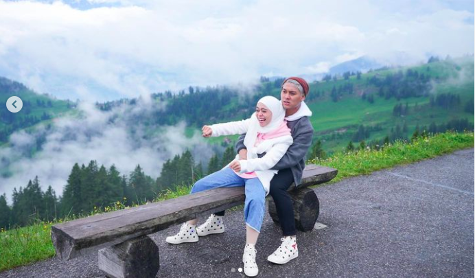 Mengenal Sneakers, Sepatu Mewah Fashionable yang Jadi Koleksi Rizky Billar 